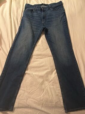 Hollister Men’s Straight-Fit Blue Jeans